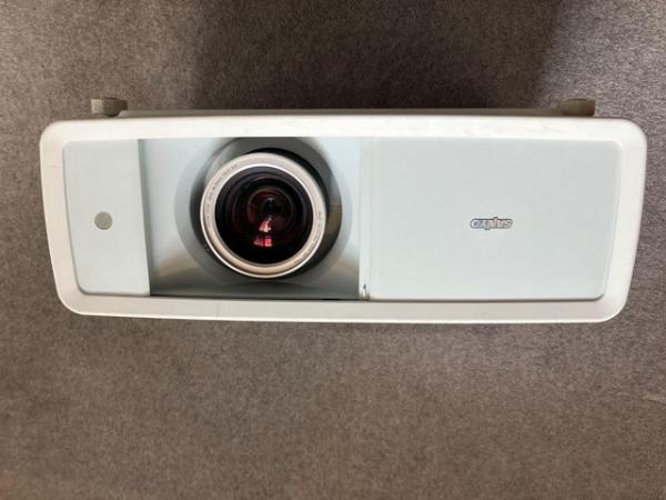 Image 3 of Sanyo PLV-Z2000 Projector