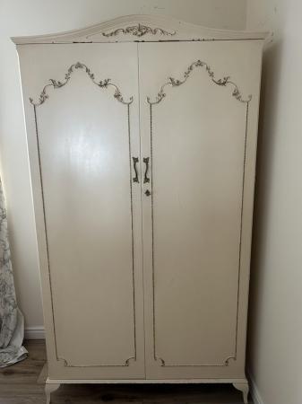 Image 3 of Solid wood French chic wardrobe
