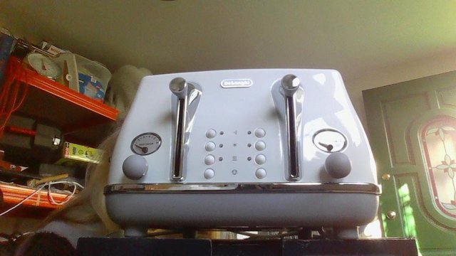 Image 3 of DELONGHI 4 SLICE TOASTER - BRAND NEW