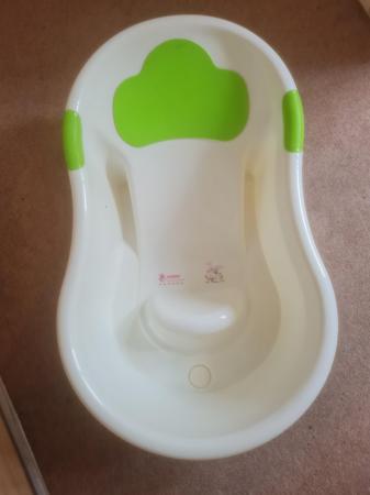 Image 1 of Green and white baby bath, £5