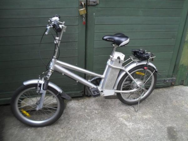 Image 1 of HEADWAY ELECTRIC BIKE ADULT SIZE 24 VOLT