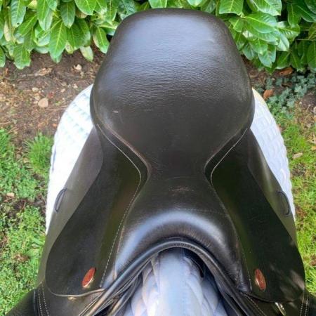 Image 3 of Kent & Masters 17.5 inch Cob saddle