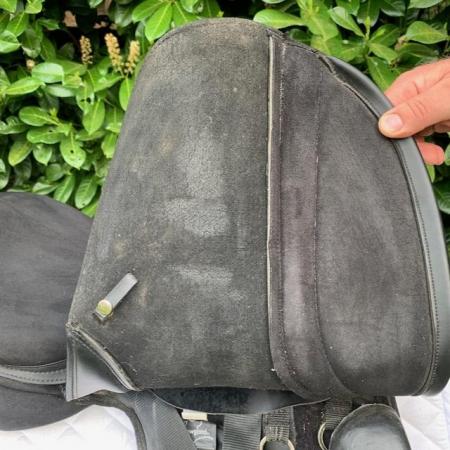 Image 15 of Thorowgood T4 17" dressage saddle (S1326)