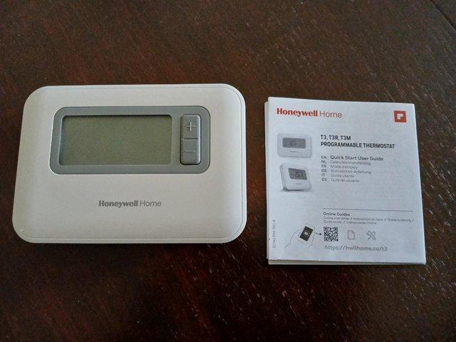 Preview of the first image of Honeywell Thermostat - full working order.