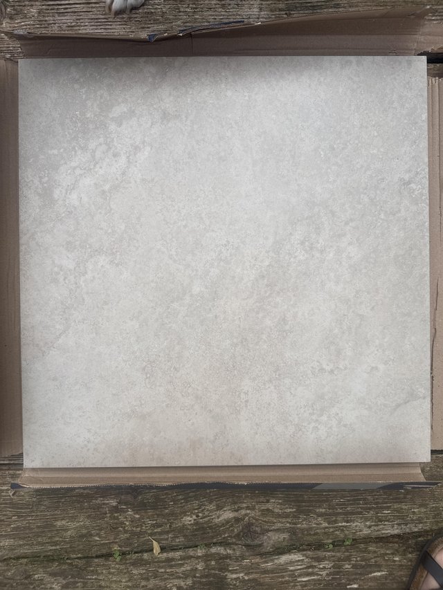 8 large mountain beige tiles 45cm x 45cm — Other in Harlow