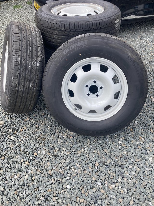 Preview of the first image of Landrover wheels brand new.