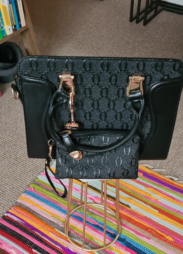 Preview of the first image of Handbag 2in1 Black in very good conditions.