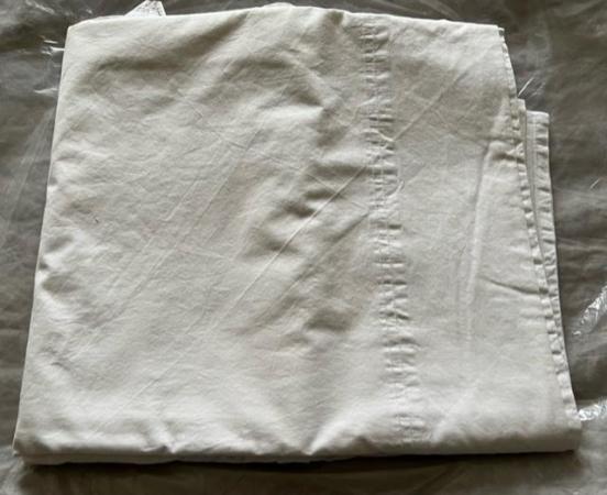 Image 1 of Queen flat white 100% Cotton Sheet