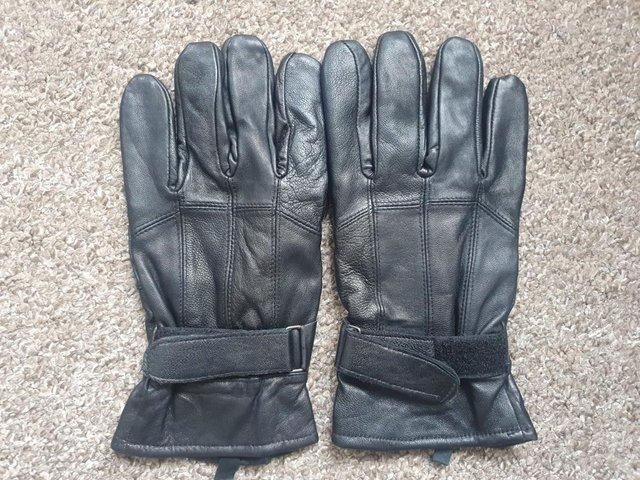 Preview of the first image of Black Leather Gloves Unisex Large, Warm.