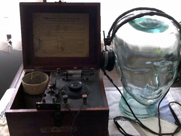 Image 3 of 1920S CRYSTAL RADIO SET WITH ORIGINAL BOX