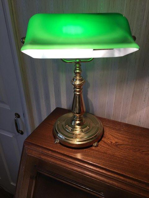 Preview of the first image of Green Bankers Lamp solid and heavy (non tarnish finish).