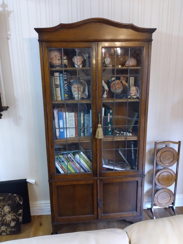 Preview of the first image of Antique oak bookcase with shelves.