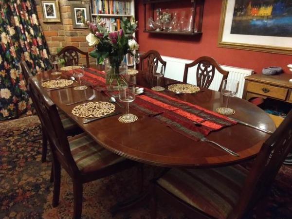 Image 1 of Oval dining table and 6 chairs