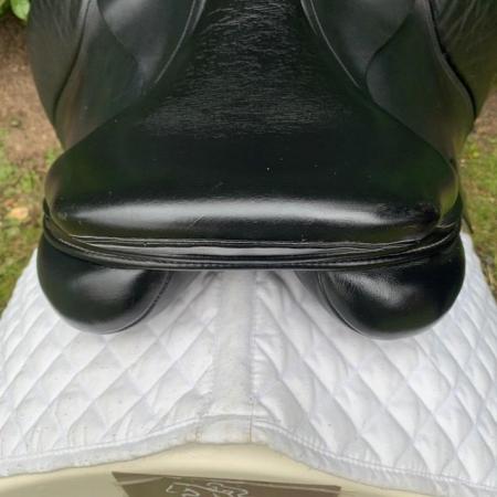 Image 12 of Kent And Masters 17" Cob saddle (S3150)