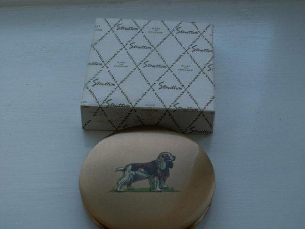 Image 2 of Powder compact. circa 1960's Spaniel dog picture