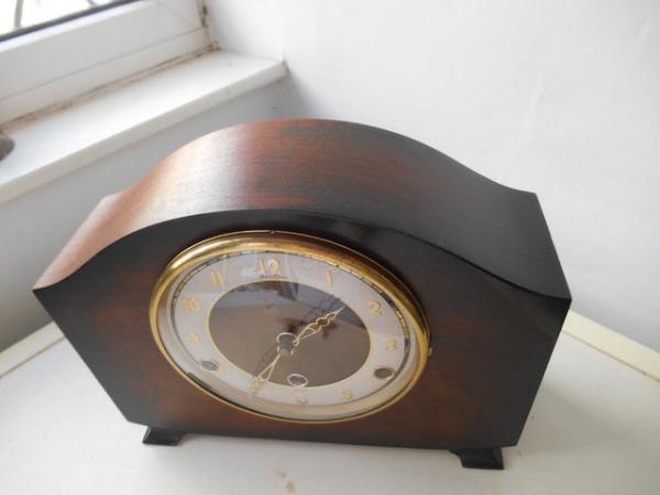 Image 2 of Perivale / Bentima chiming mantle clock