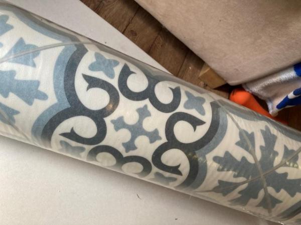 Image 3 of Roll of lino for kitchen/bathroom/utility 2.75m x 300cm