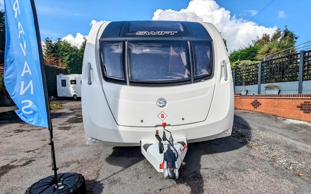 Image 8 of STUNNING SWIFT FREESTYLE - 2017 4 BERTH CARAVAN WITH AWNING