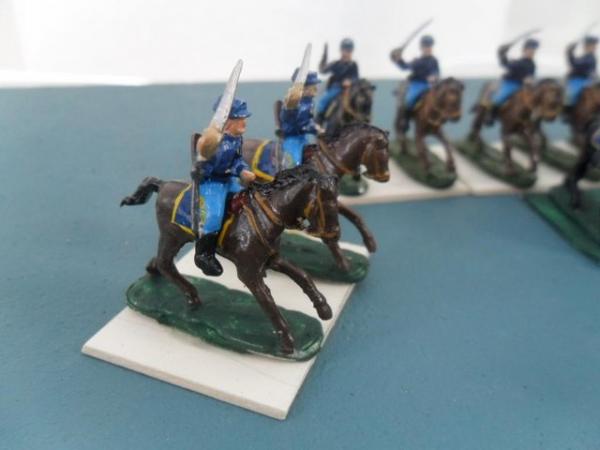 Image 21 of 28 mm white metal Union & Confederate ACW 233 figures.