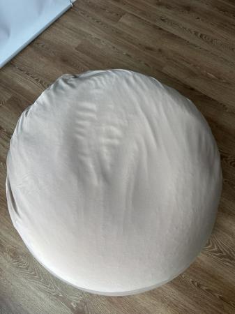 Image 2 of The pod bean bag, 1 year old, new like condition