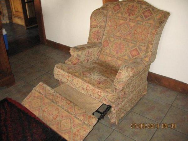 Image 3 of FREE Reclining chair, believed Parker Knoll.