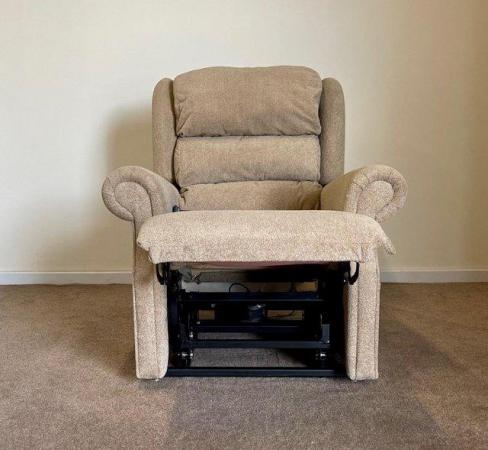 Image 7 of NOPAC LUXURY ELECTRIC RISER RECLINER BEIGE CHAIR CAN DELIVER
