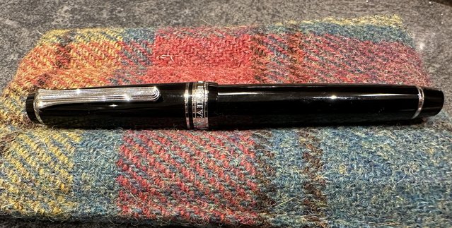 Preview of the first image of Fountain pen - sailor pro gear slim.