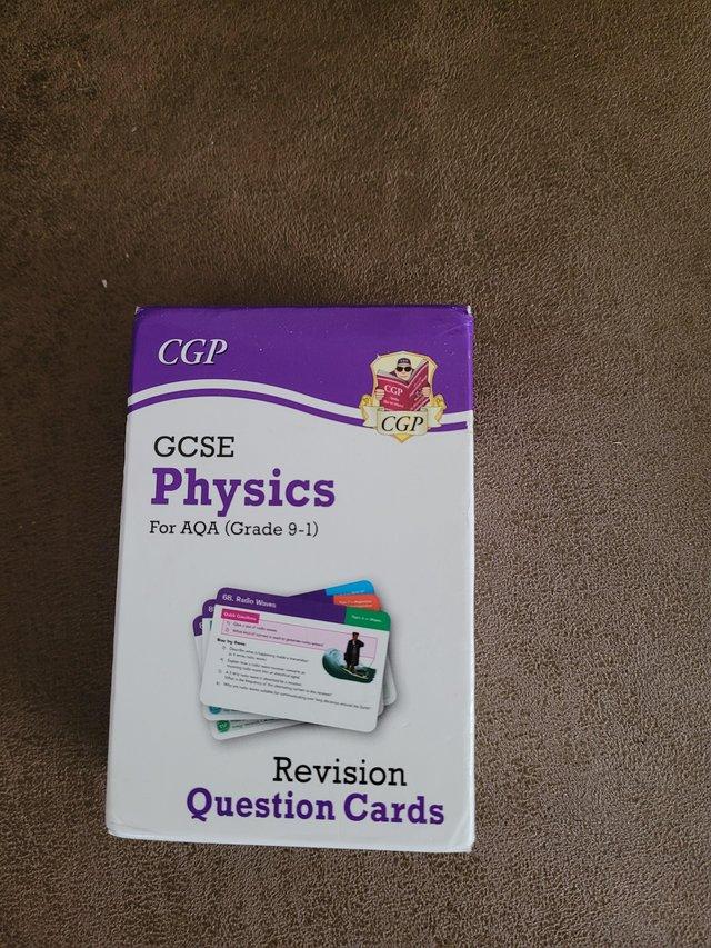 Preview of the first image of GCSE FLASH CARDS PHYSICS AQA EXAM BOARD.