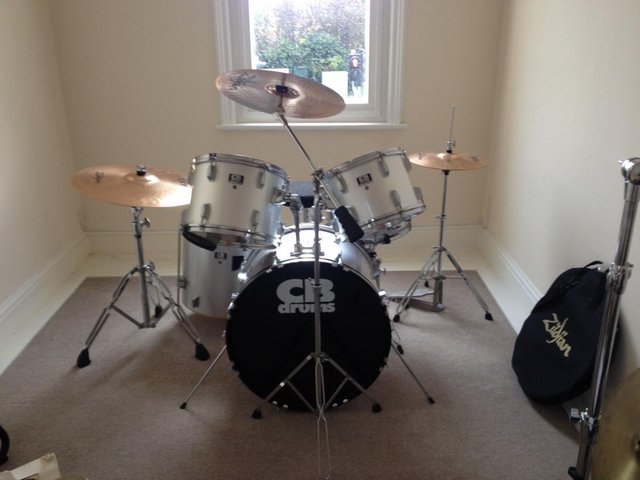 Preview of the first image of Beginners Drum Kit - Excellent Condition.