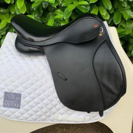 Image 6 of Kent and Masters 17 inch cob saddle