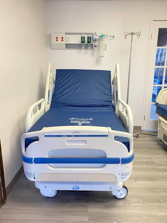 Preview of the first image of Stryker s3 hospital bed..