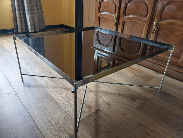 Preview of the first image of Glass coffee table 80x80 cm.
