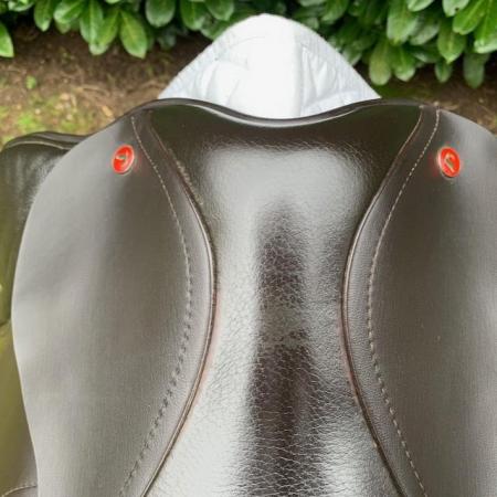 Image 16 of Thorowgood T8 17 inch compact saddle (S3080)