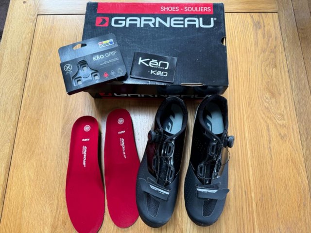Preview of the first image of Garneau Carbon LS-100 Men’s Cycling Shoes.