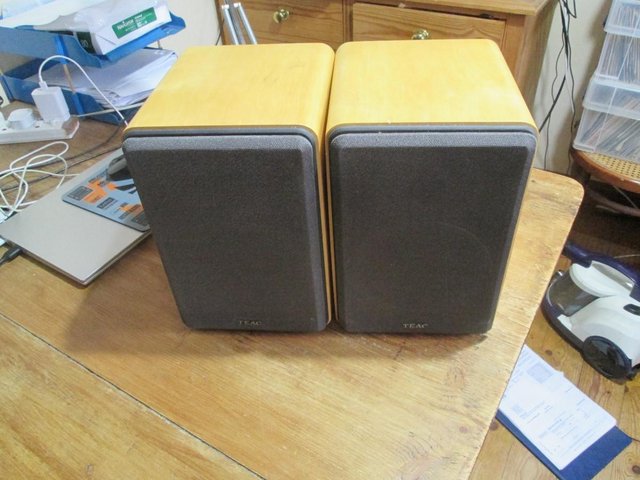 Preview of the first image of Teac LS-H250 Book shelf speakers oak 50w.