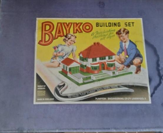 Image 2 of Bayko No 3 Building set with instruction leaflet