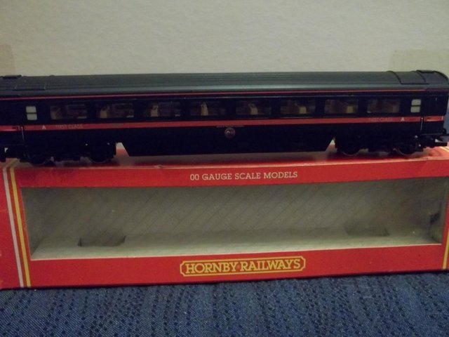 Preview of the first image of Hornby R4010: GNER open 1st Class Coach 00 Gauge.