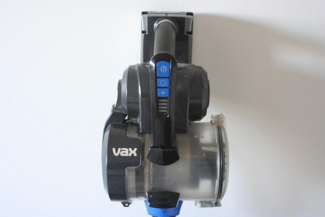 Image 1 of Vax Blade 4 Pet & Car Battery operated 2 batteries