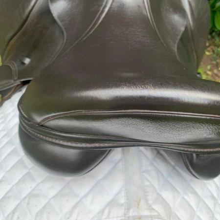 Image 16 of Kent & Masters 17” S-Series Compact saddle