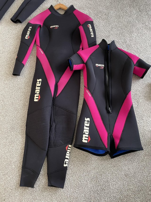 Preview of the first image of Mares Icelander 5mm full length and 5mm shortie wetsuit.