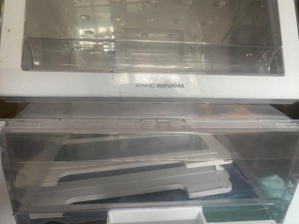 Image 3 of Samsung fridge shelves/spares/ice bucket