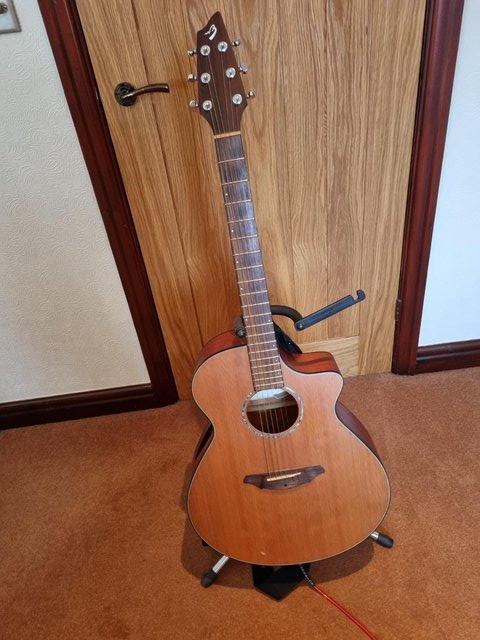 Preview of the first image of Breedlove J350/CM Acoustic guitar.