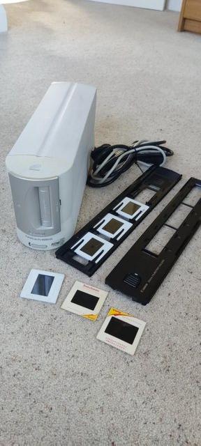 Preview of the first image of SCANNER - 35MM SLIDES AND FILMSTRIP - CANNON FS4000US.