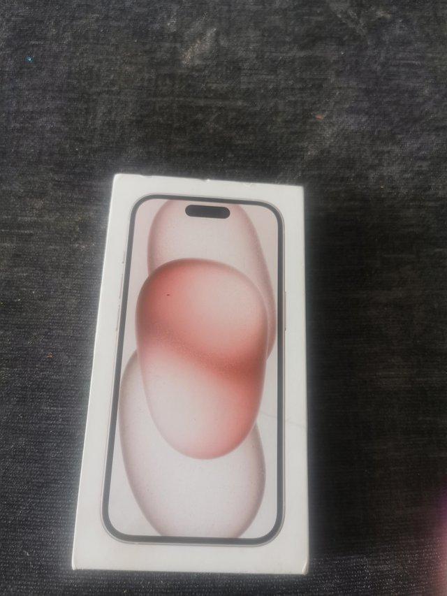 Preview of the first image of IPhone 15 pink 128gb new 02 network.