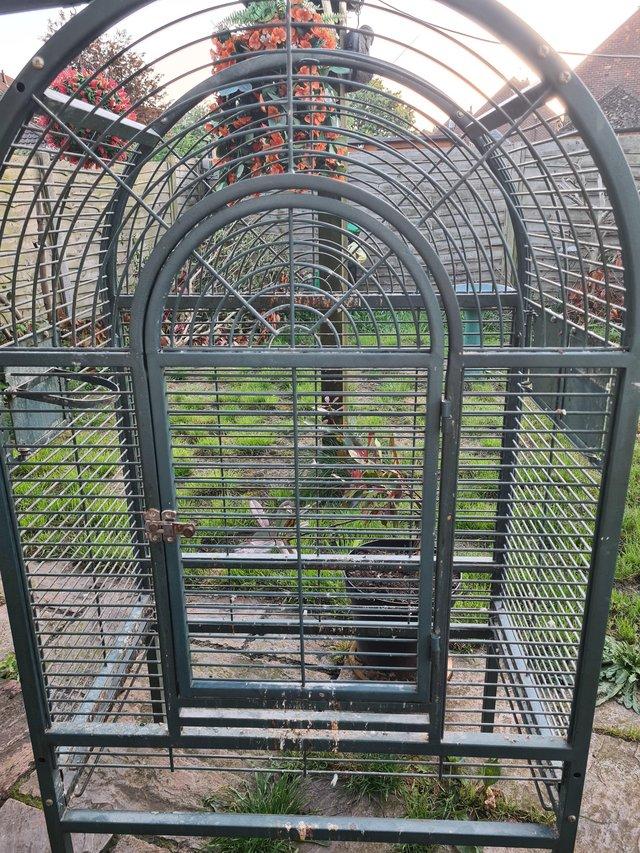 Preview of the first image of Parrot cage green,would suit african grey,amazon or similar.
