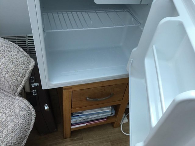 Preview of the first image of Haden Table top fridge…..