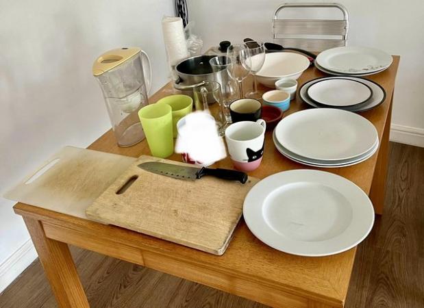 Image 2 of Kitchen bundle items, utensils/plates/pot/mugs/glasses