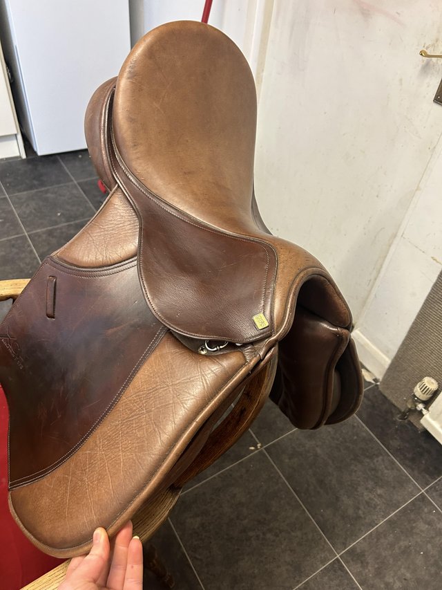 Preview of the first image of Adjustable Gullet GFS saddle.