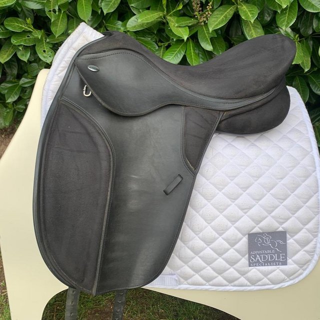 Preview of the first image of Thorowgood T4 17" dressage saddle (S1326).