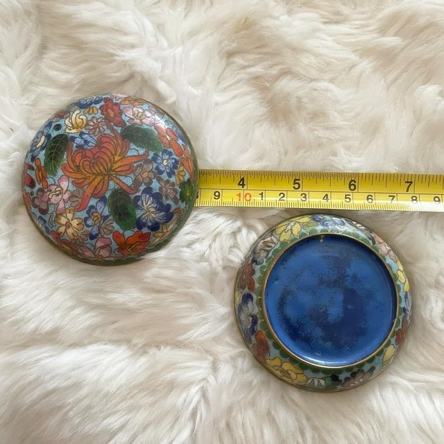 Preview of the first image of Vintage Chinese Solid Brass Enamelled Cloisonné Round Flower.